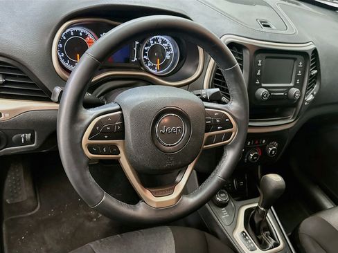 Used 2017 Jeep Cherokee Sport AWD/4WD image 18