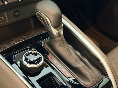 Used 2023 Chevrolet Colorado ZR2 w/ ZR2 Convenience Package III image 16