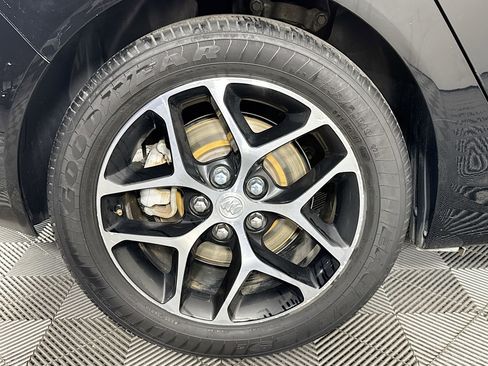 Used 2017 Buick Regal Sport Touring image 31