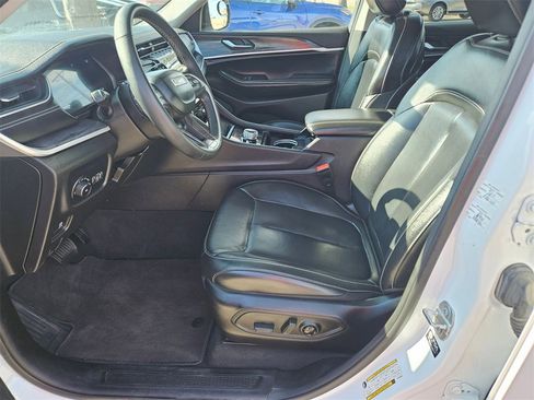 Used 2023 Jeep Grand Cherokee L Limited image 11