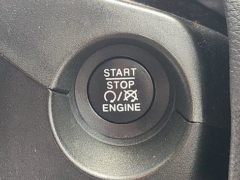 Used 2020 Jeep Compass Limited FWD image 19
