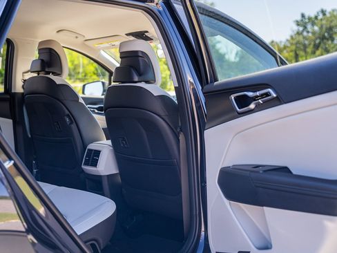 New 2026 Kia Sportage EX FWD image 9