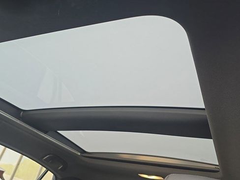 Used 2022 Toyota Venza Limited w/ Advanced Technology Package image 58