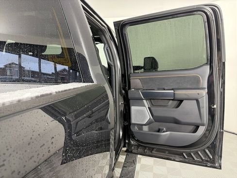 Used 2024 Ford F350 Platinum w/ FX4 Off-Road Package image 29