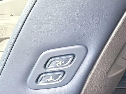 New 2026 Kia Carnival EX FWD image 38