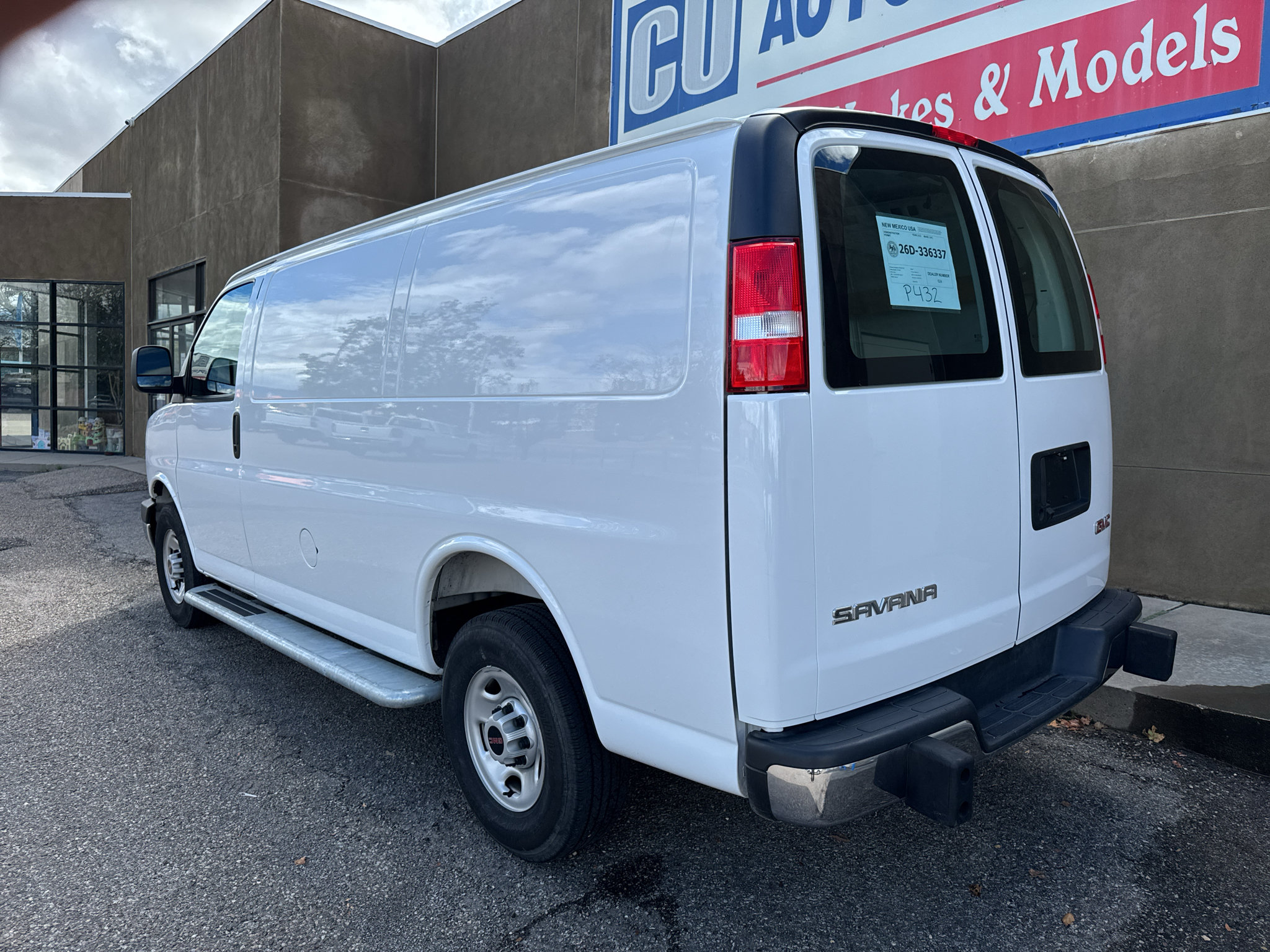 Used 2025 GMC Savana 2500 w/ Driver Convenience Package RWD image 8