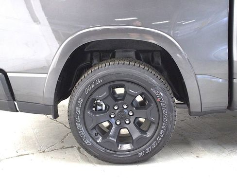New 2026 RAM 1500 4x4 Crew Cab image 40