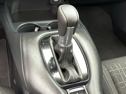 Used 2025 Honda HR-V LX image 18