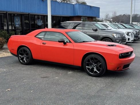 Used 2018 Dodge Challenger SXT Plus image 8
