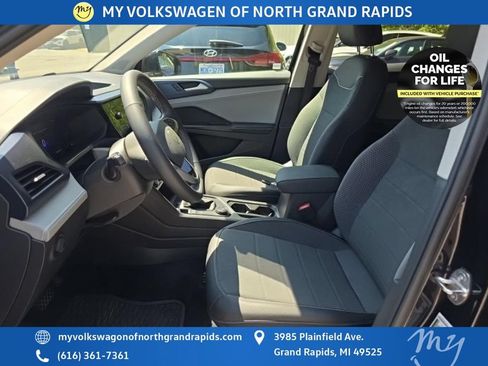 Used 2024 Volkswagen Taos SE AWD/4WD image 9