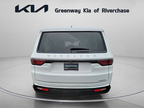 Used 2024 Jeep Wagoneer L Series II image 6