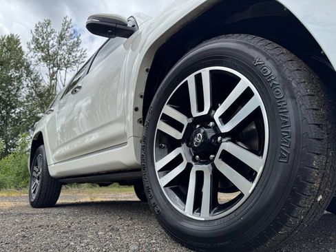 Used 2020 Toyota 4Runner Limited AWD/4WD image 46
