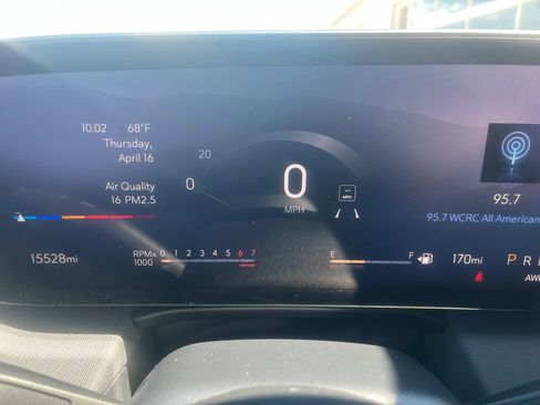 Used 2025 Buick Enclave Preferred AWD/4WD image 8