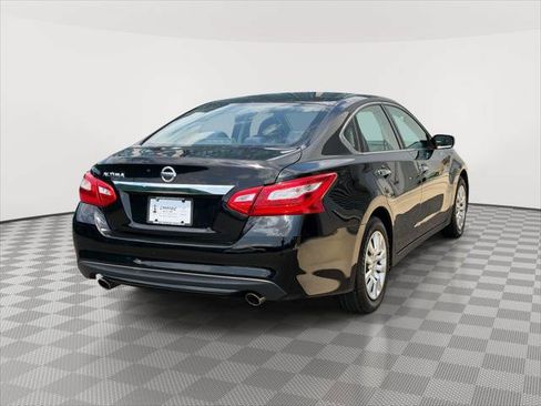 Used 2017 Nissan Altima 2.5 S FWD image 7