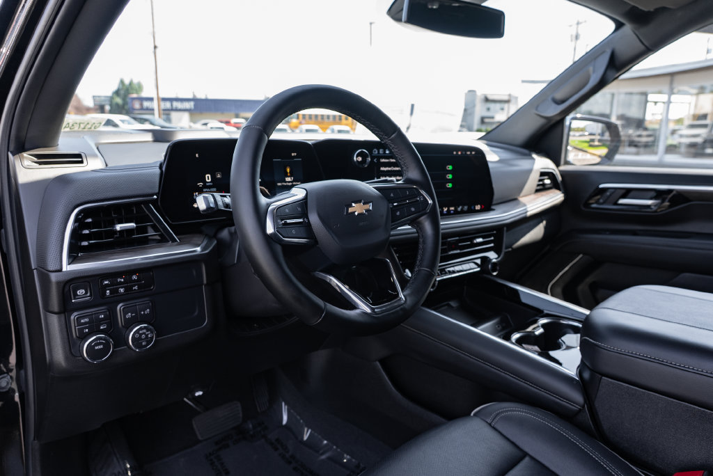 Used 2025 Chevrolet Tahoe Premier AWD/4WD image 26
