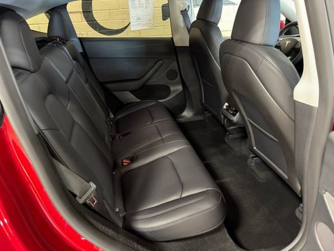Used 2024 Tesla Model Y Long Range AWD/4WD image 17