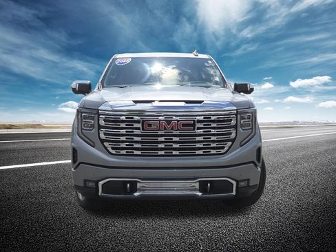 Used 2025 GMC Sierra 1500 Denali w/ Denali Reserve Package AWD/4WD image 17