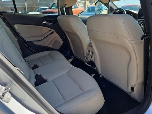 Used 2019 Mercedes-Benz GLA 250 image 14