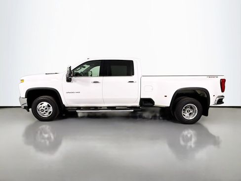 Used 2022 Chevrolet Silverado 3500 LTZ w/ LTZ Convenience Package image 4