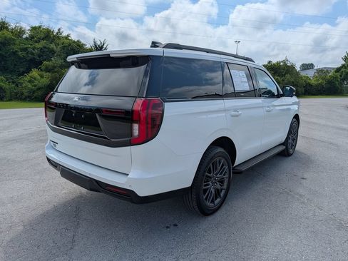 Certified 2026 Ford Expedition Platinum w/ Stealth Appearance Package AWD/4WD image 4