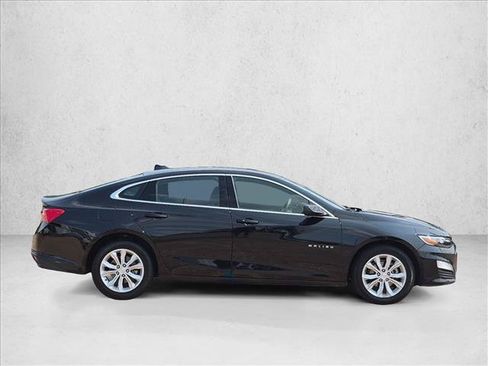 Used 2025 Chevrolet Malibu LT FWD image 4