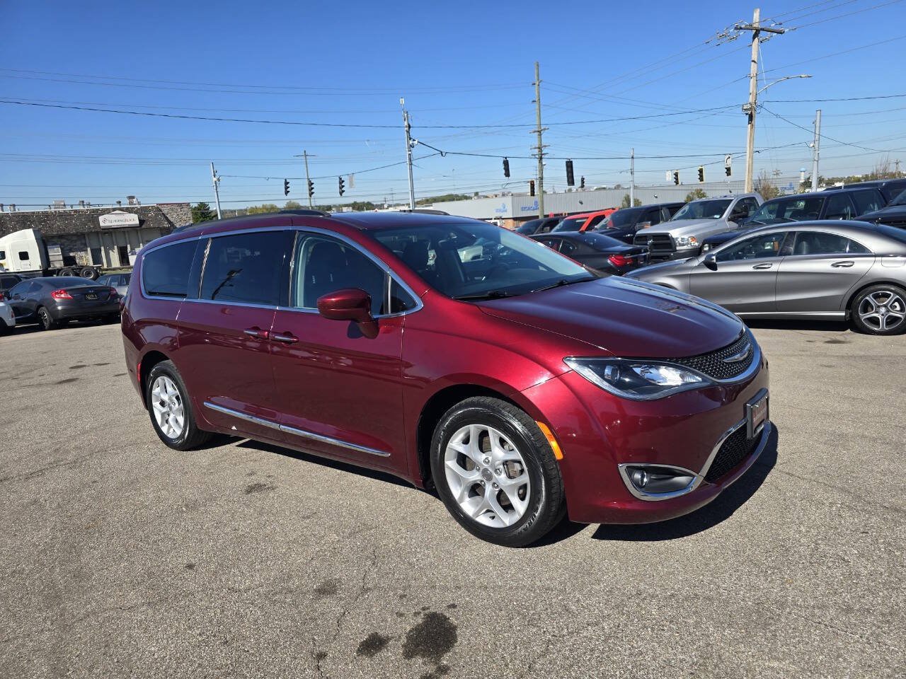 Used 2017 Chrysler Pacifica Touring-L w/ Tire & Wheel Group FWD image 57
