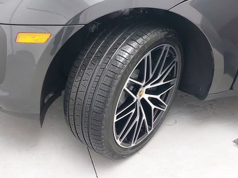 New 2026 Porsche Macan image 35