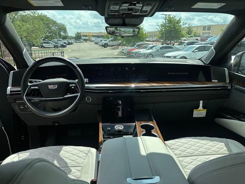 New 2026 Cadillac Escalade Platinum Sport w/ LPO, ONYX Package image 34