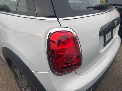 Used 2023 MINI Cooper 2-Door Hardtop image 8