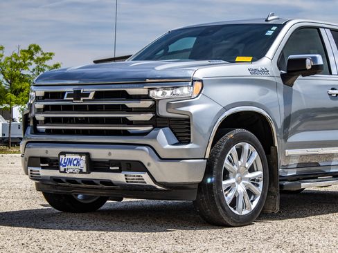 Used 2024 Chevrolet Silverado 1500 High Country w/ High Country Premium Package AWD/4WD image 24
