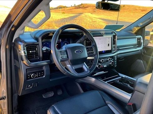 Used 2025 Ford F250 Lariat w/ Chrome Package image 18