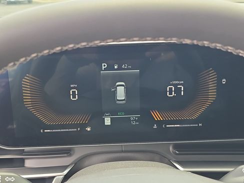 New 2027 Kia Carnival FWD image 32