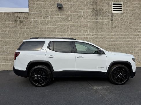 Used 2023 GMC Acadia SLE w/ Driver Convenience Package AWD/4WD image 2