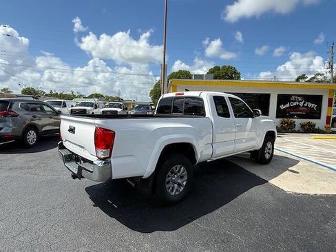 Used 2017 Toyota Tacoma SR5 w/ Tow Package image 5