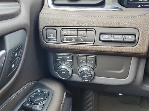 Certified 2023 GMC Yukon Denali image 23