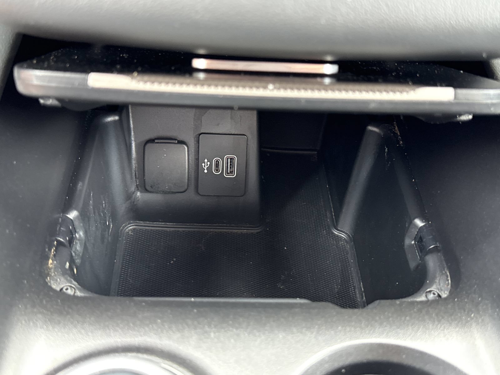 Used 2025 Ford Explorer Active RWD image 30