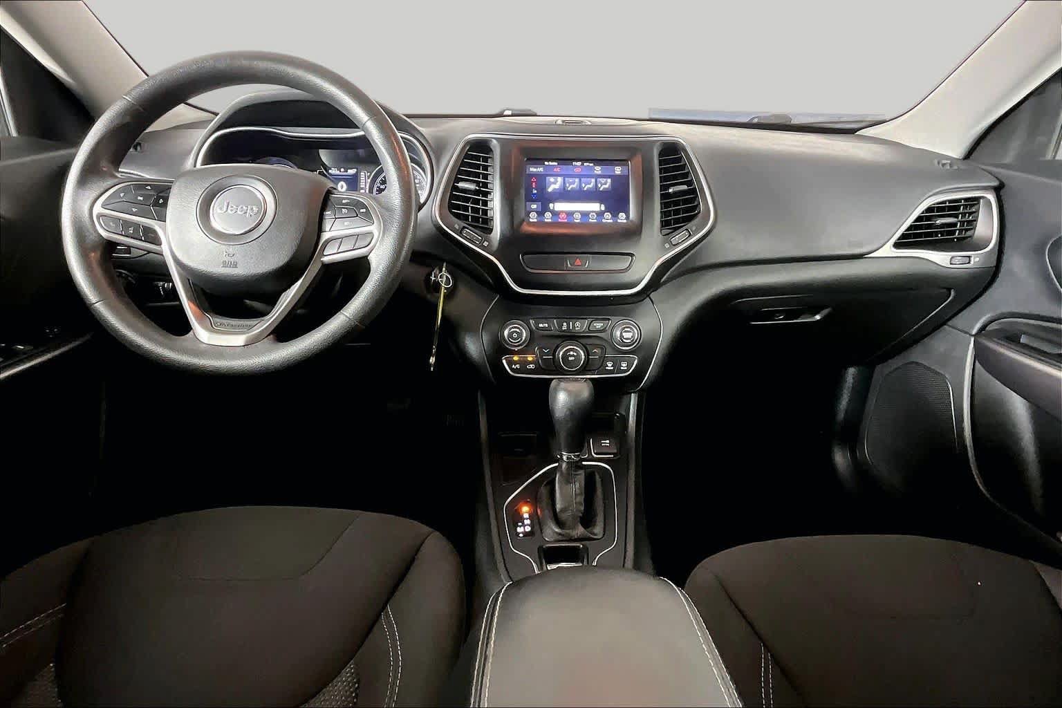 Used 2019 Jeep Cherokee Latitude w/ Popular Appearance Group FWD image 15