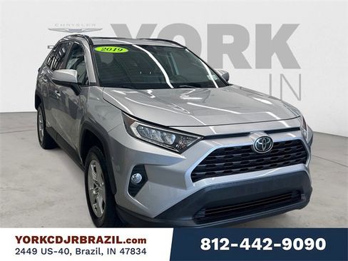 Used 2019 Toyota RAV4 XLE w/ Carpet Mat Package image 7
