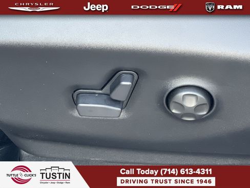 New 2026 Chrysler Pacifica Select FWD image 22