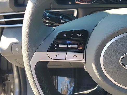 Used 2023 Hyundai Elantra SE image 25