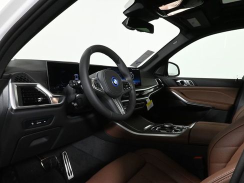 Used 2026 BMW X5 xDrive50e w/ M Sport Package image 16