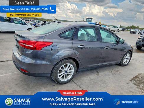Used 2015 Ford Focus SE FWD image 4