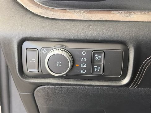 Used 2022 Ford Explorer Platinum w/ Equipment Group 601A AWD/4WD image 24