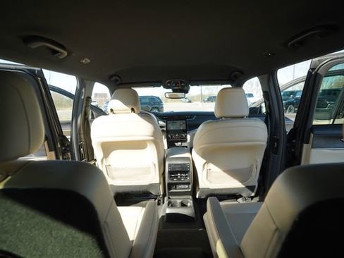 Used 2023 Jeep Grand Cherokee L Limited image 23