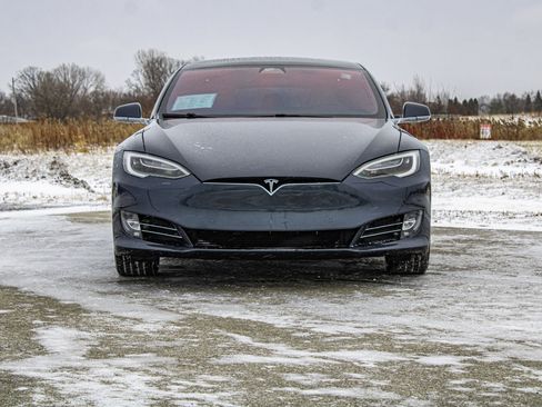Used 2020 Tesla Model S Long Range Plus image 5