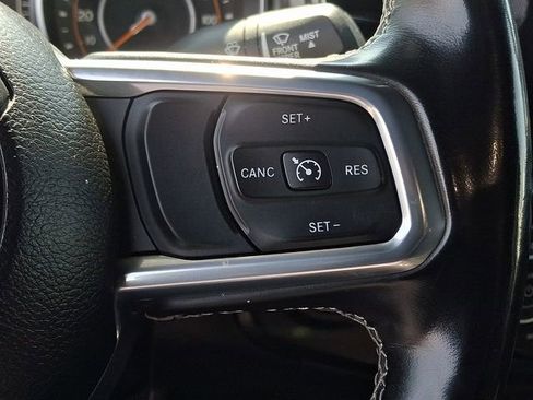 Used 2022 Jeep Wrangler Unlimited Sahara w/ LED Lighting Group AWD/4WD image 23