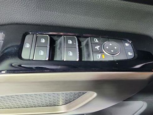 Certified 2025 Nissan Pathfinder Platinum w/ Cargo Package image 21