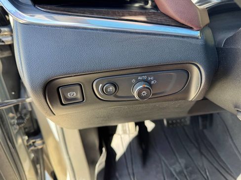 Used 2018 Buick Enclave Avenir w/ Avenir Technology Package image 15