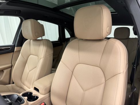 New 2026 Porsche Macan image 33