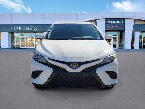 Used 2020 Toyota Camry SE FWD image 2